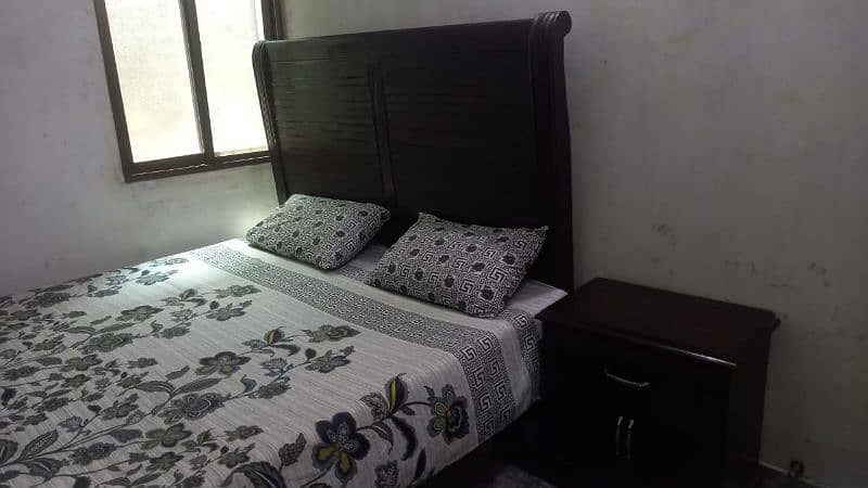 solid Wooden(sheeshm) Double Bed + 2 side table +Dressing Set Chinioti 1
