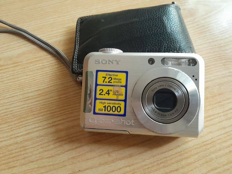 selling my cyber shot camera sony DSC-S700 1
