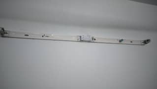 PHILIPS TUBE LIGHT PATTI WITH CHOKE AND PATTI IN RUNNING CONDITION