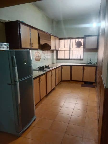 fully furnished flat 3bed 9