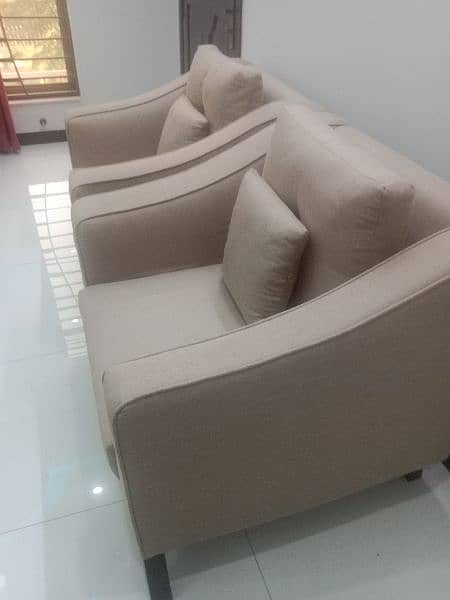 2 single sofas in new condition, unused for urgent sale 1