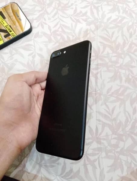 Iphone 7 plus non pta black Factory unlocked 1