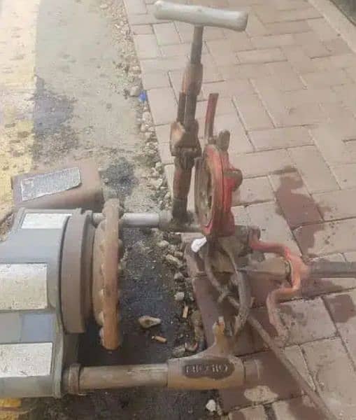 GAS PIPE CUTTER + CHURRI BANNANY WALI MACHINE 3