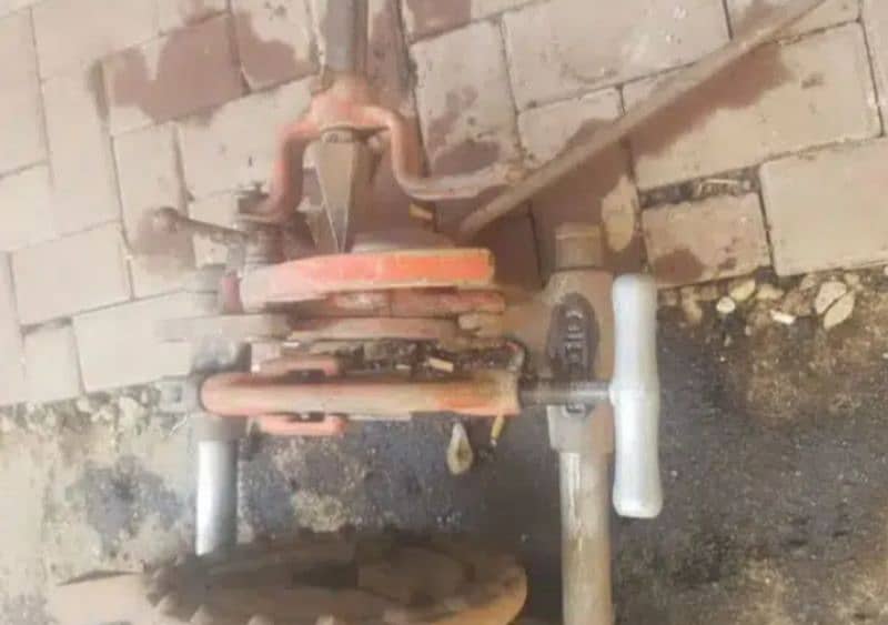 GAS PIPE CUTTER + CHURRI BANNANY WALI MACHINE 6