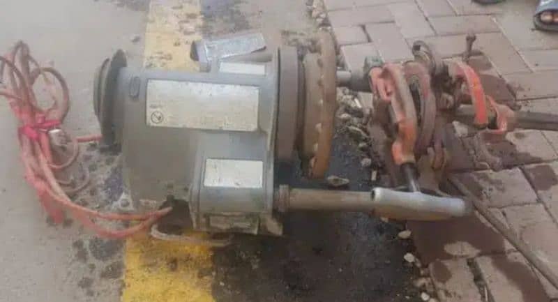 GAS PIPE CUTTER + CHURRI BANNANY WALI MACHINE 7