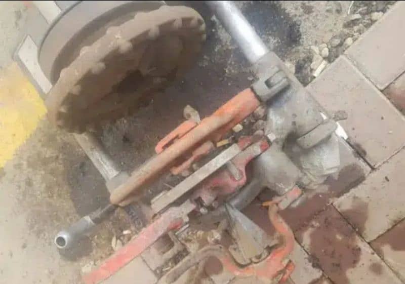 GAS PIPE CUTTER + CHURRI BANNANY WALI MACHINE 9