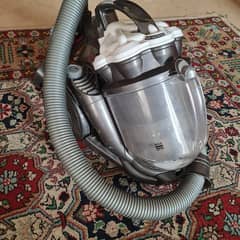 Dyson DC19 Cylinder Vacuum Cleaner lifetime and no bags to buy