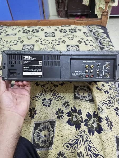 Original Japan Fisher Stereo system with Emplyfire. And Toshiba VCR vc 18