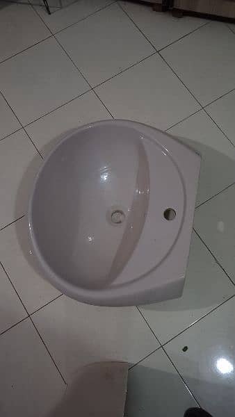 bathroom basin like new it's urgent sale 0