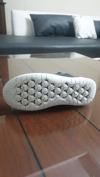 Nike free runner shoes for kids in good condition 1