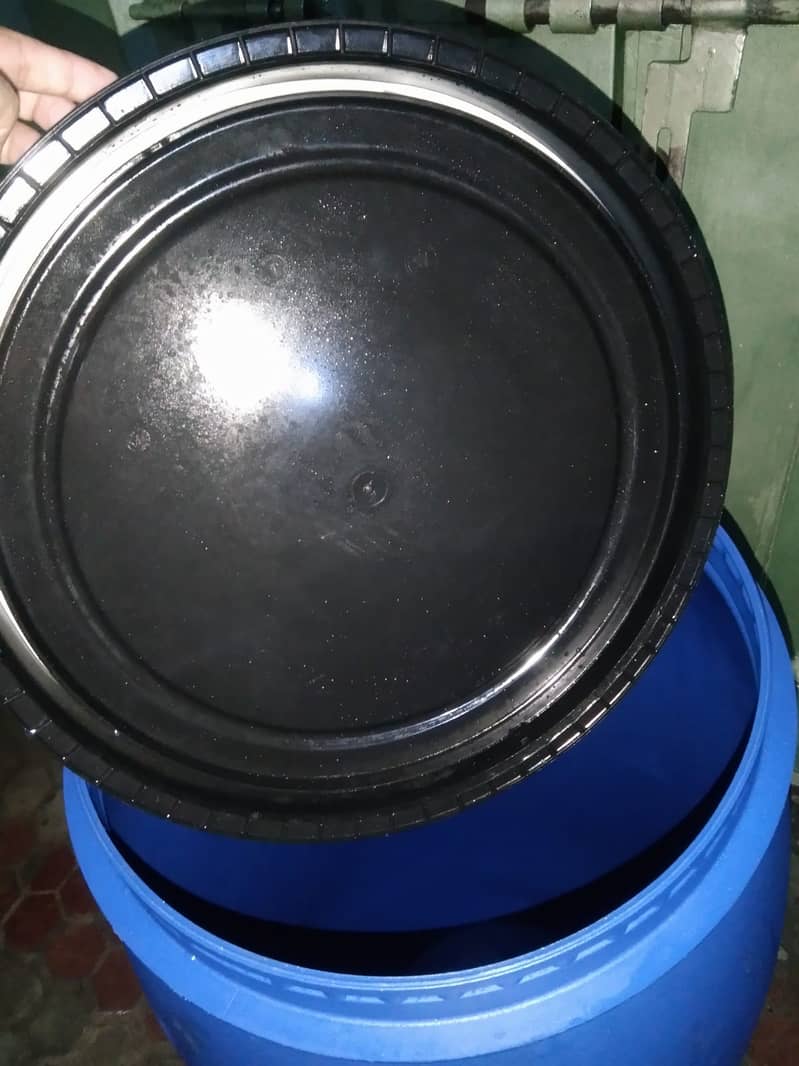 Plastic Drum For Sale  (Like New) 4