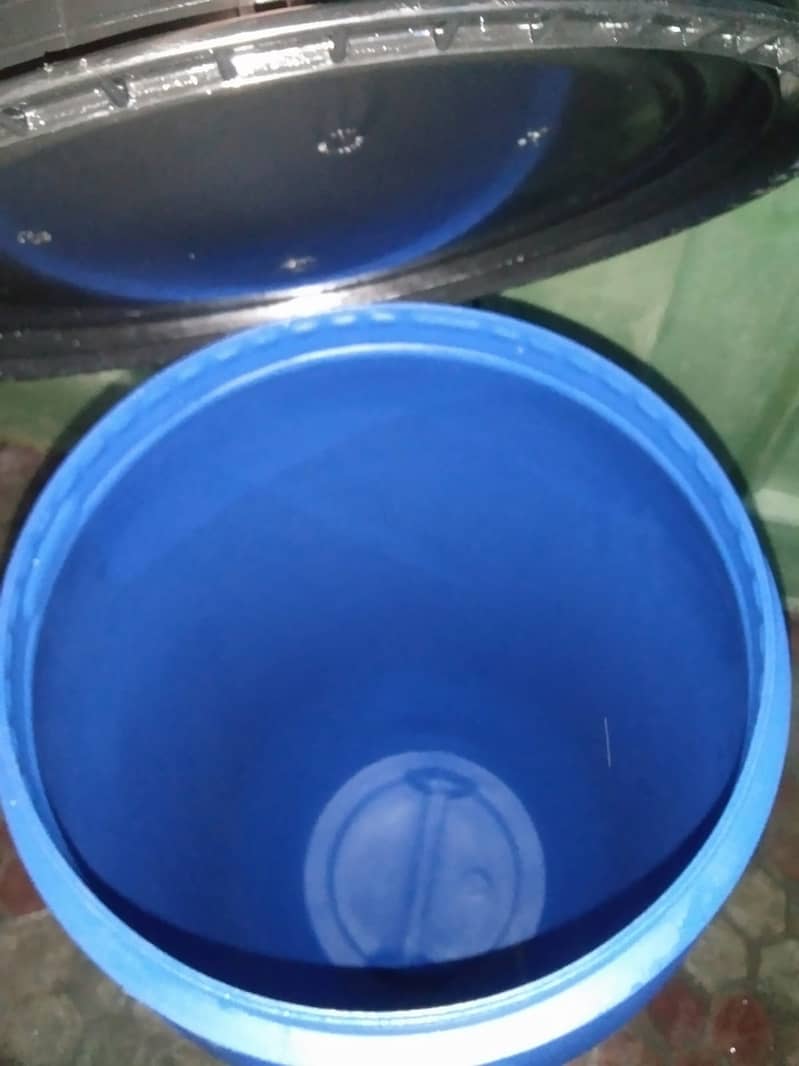 Plastic Drum For Sale  (Like New) 3