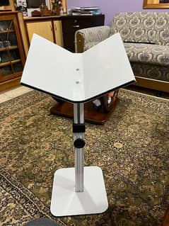 Adjustable Reading stand