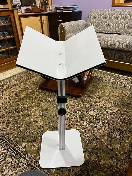 Adjustable Reading stand 0