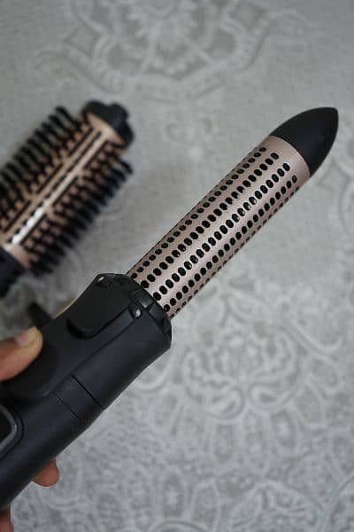 Hair dryer with comb 1