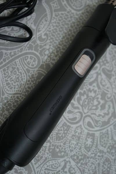 Hair dryer with comb 7