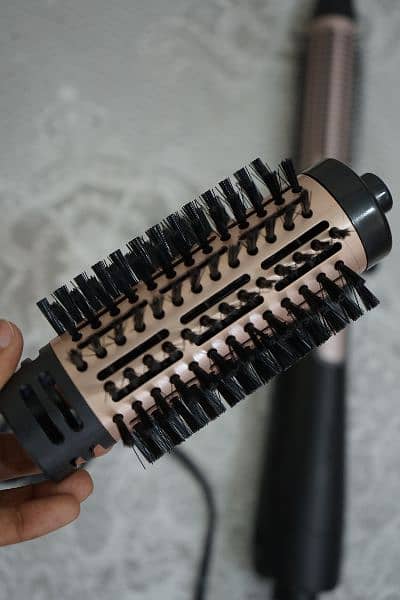 Hair dryer with comb 10