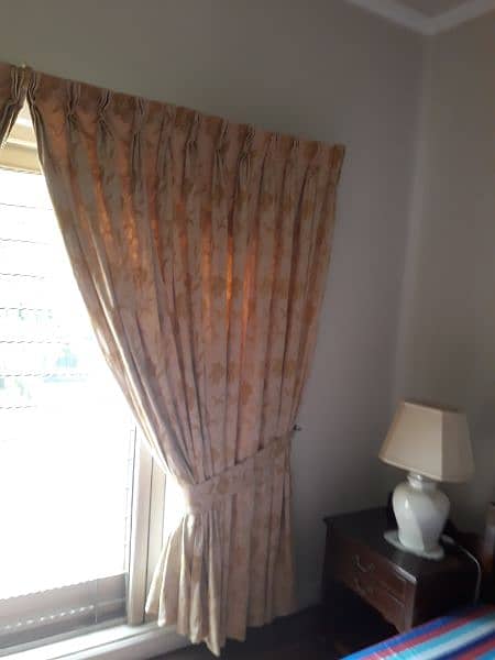 Beautiful curtains with lining 0