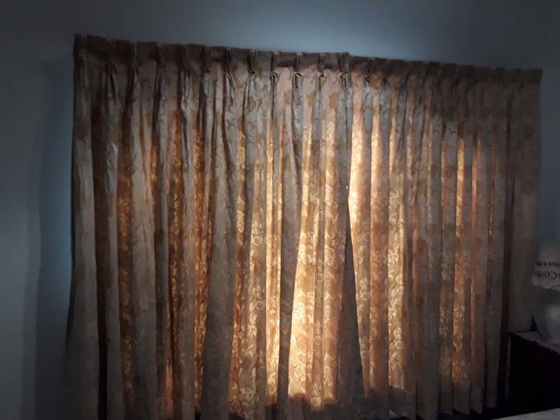 Beautiful curtains with lining 1