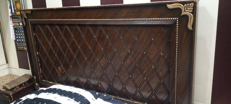 wooden bed with sides tables  well condition 1