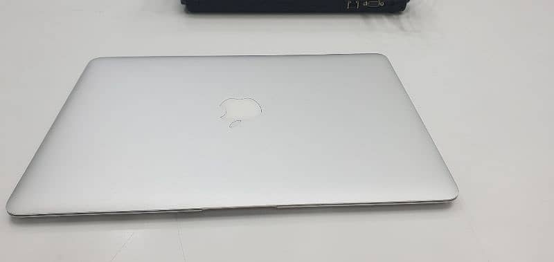 Apple macbook Air 2015 core i5 for sale 10