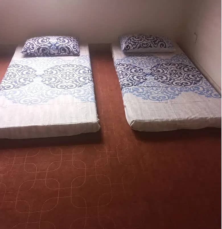 HOSTEL Rooms for Professionals & Student-Bahria, Indus Hospital,Descon 2
