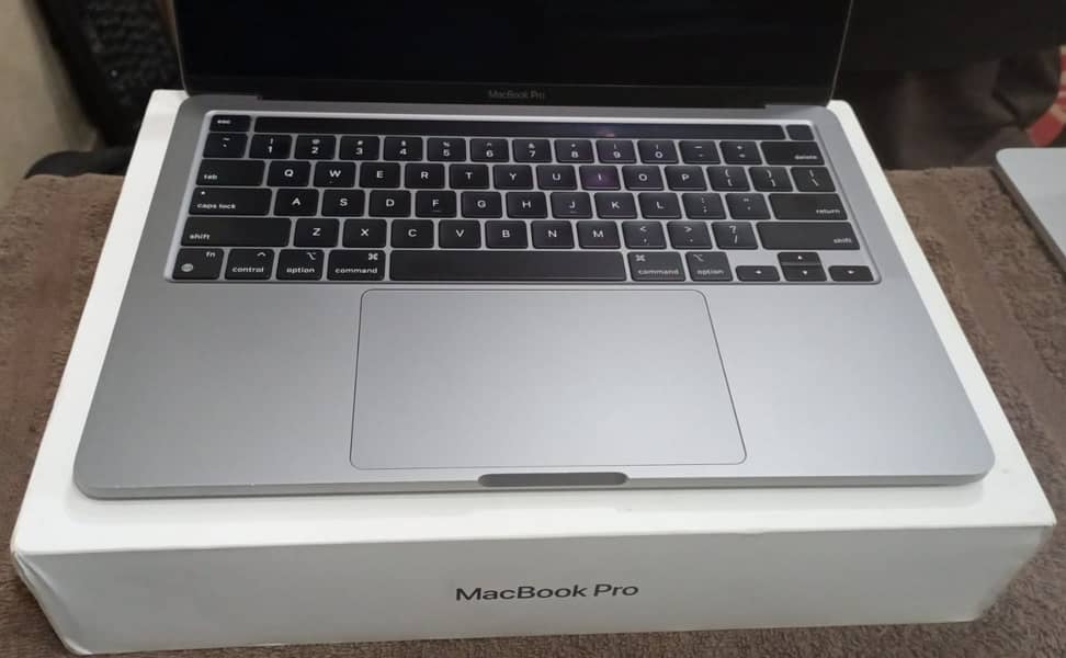MacBook Pro M1 2020 8GB 256GB 13" MYD82 with Box 7