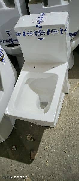Commode 10