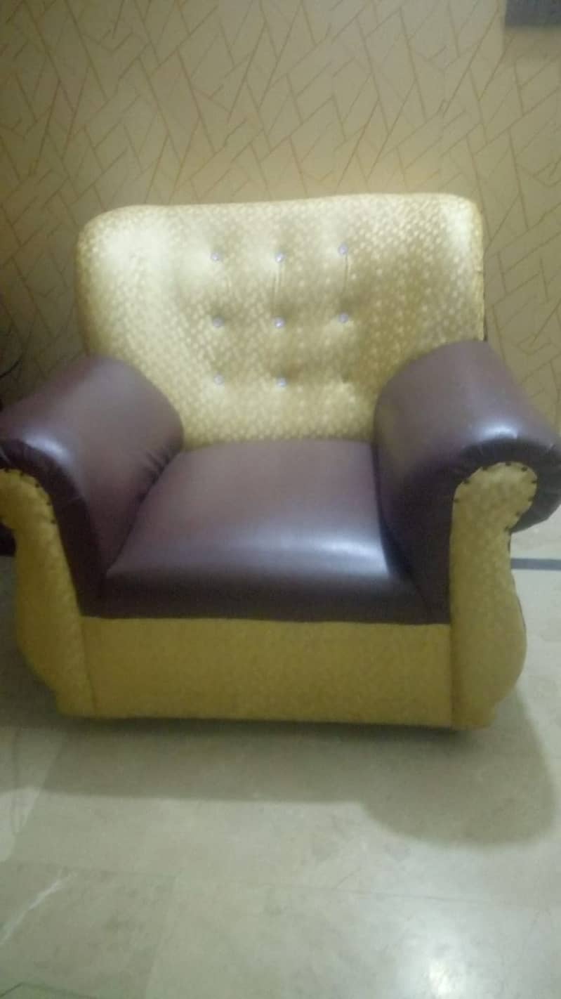 5 Seater Sofa with Excellent Condition 1