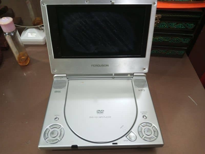 Portable DVD Player 1