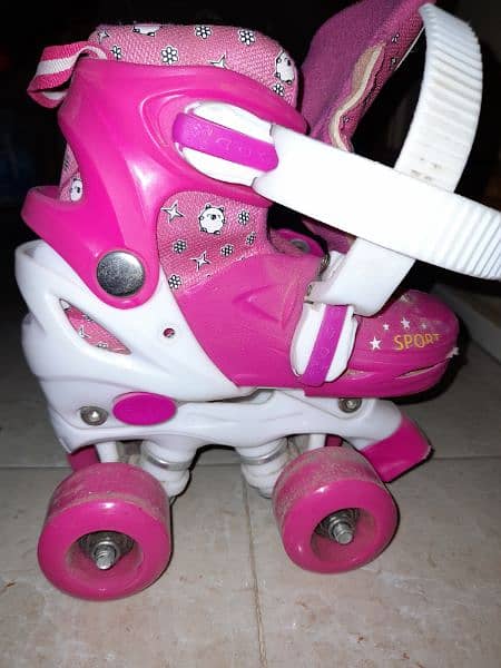 4 wheels skating shoes 10