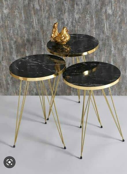 3 Peice set of coffee tables 0