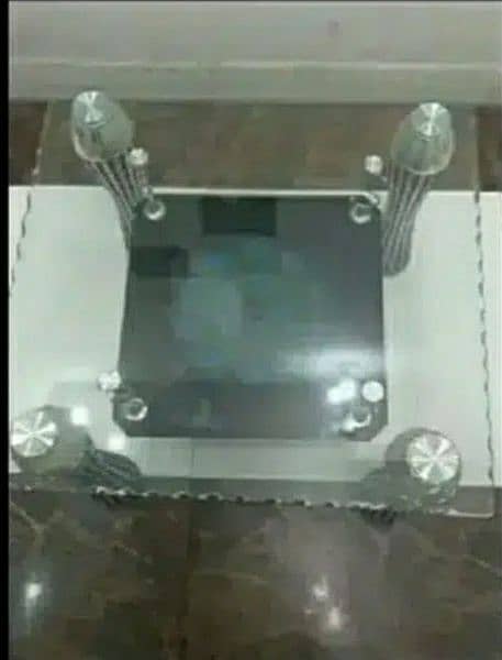 01 PCS Glass central table in Good condition 2