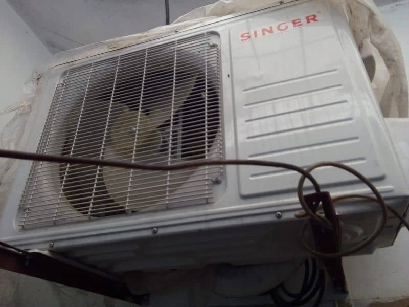 singer AC new condition 03335276774 watts app 0