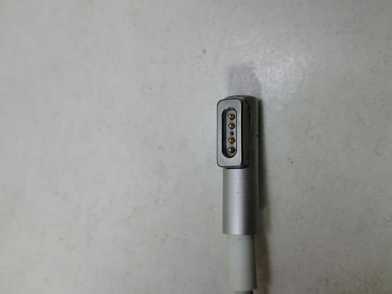 Macbook charger 4
