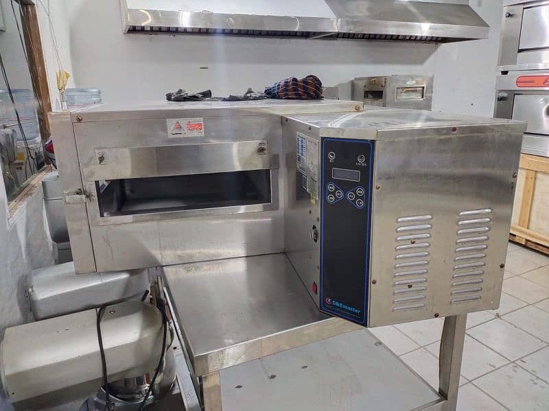 Conveyor belt pizza oven G&k master fresh import 18 inch size 2