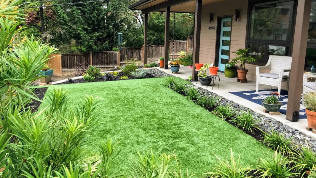 Artificial grass available with fitting 032848484777 2