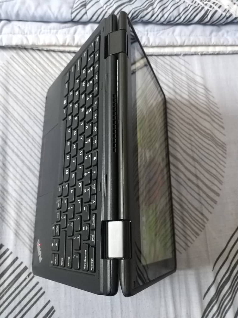 Lenovo (Yoga 11e) 6