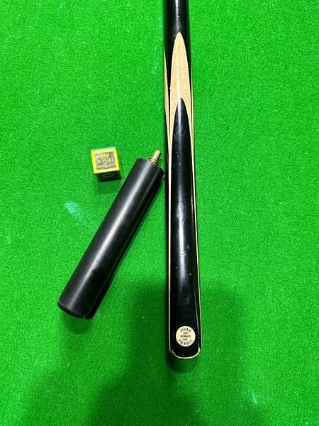 John Parris cue with free chalk and extension 3