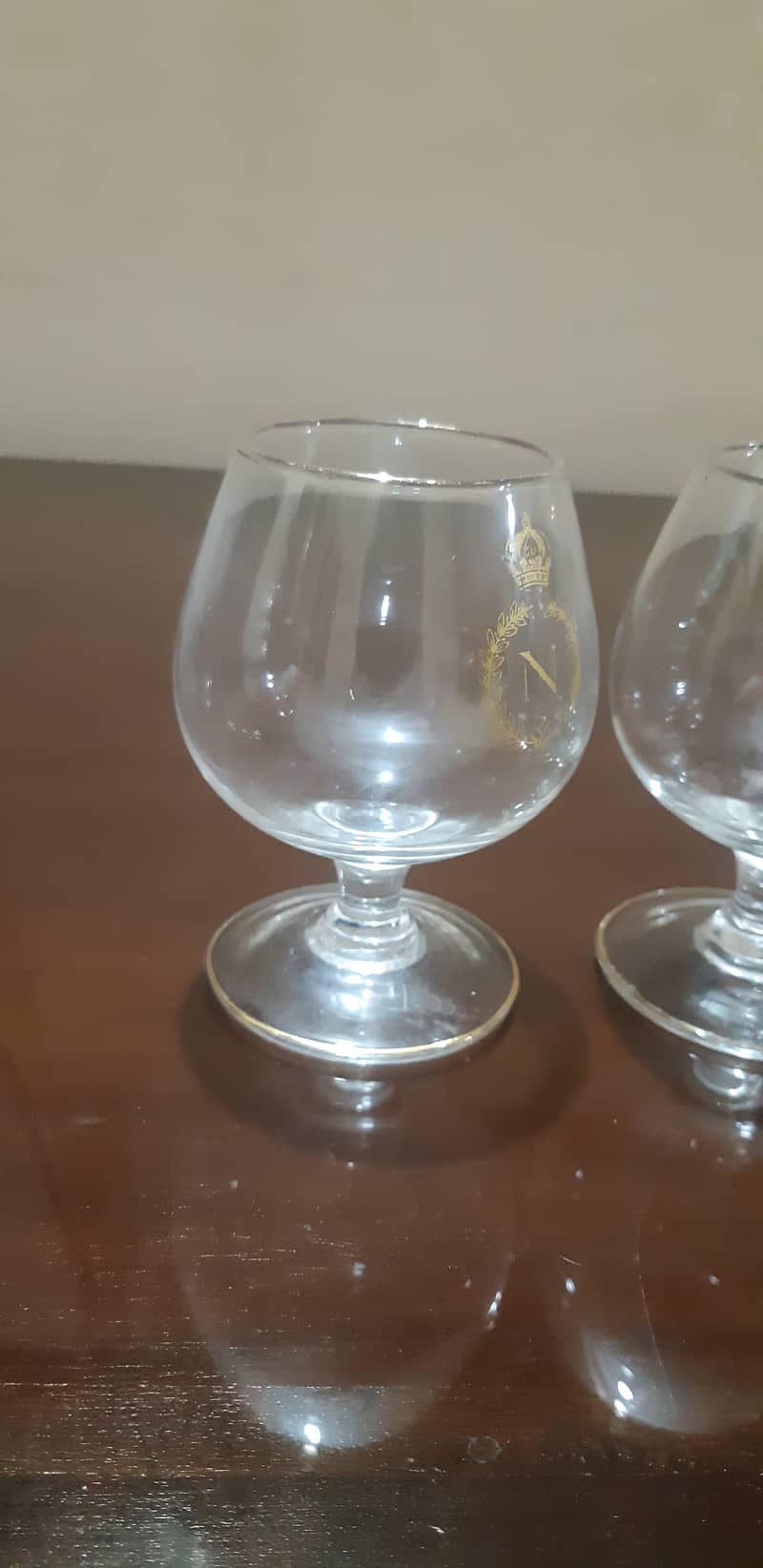 glass for sale in excellent condition 1