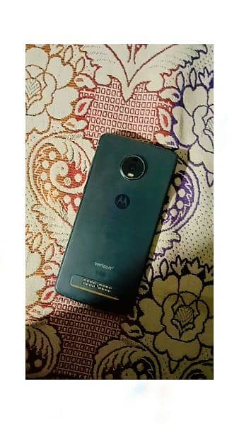 Moto z4 ( Ram 4 /128 1