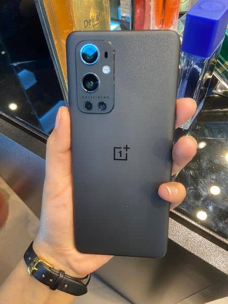 One plus 9 pro in mint condition 3