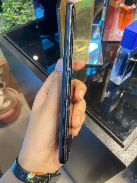 One plus 9 pro in mint condition 6