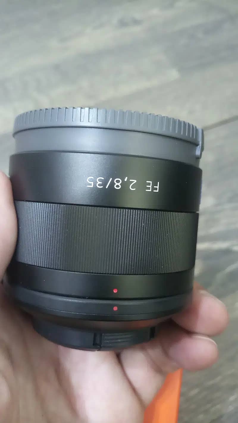 Sony FE 35mm F2.8 ZA Full frame Standard Prime ZEISS Lens 3