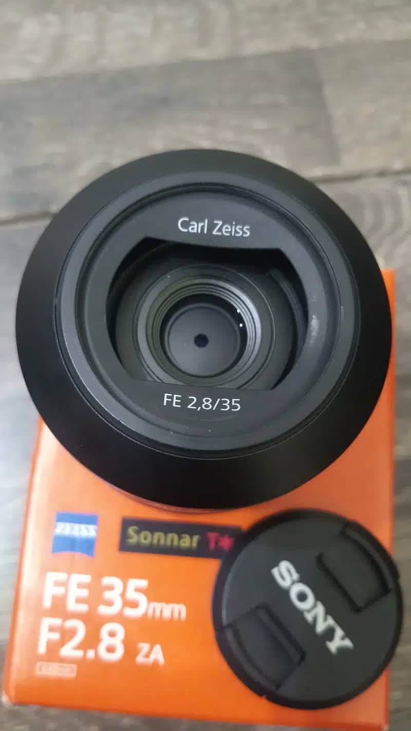 Sony FE 35mm F2.8 ZA Full frame Standard Prime ZEISS Lens 5