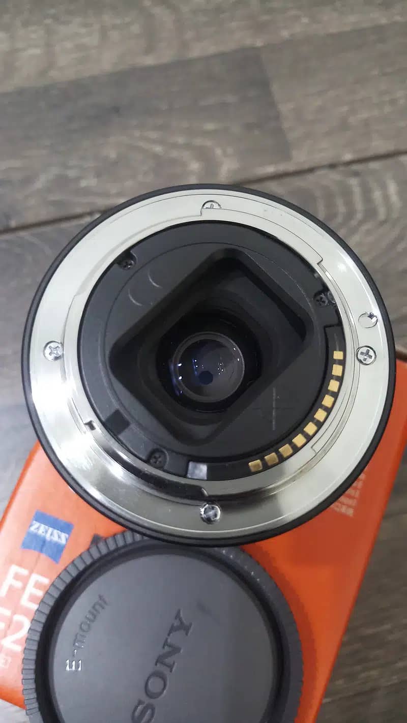 Sony FE 35mm F2.8 ZA Full frame Standard Prime ZEISS Lens 6