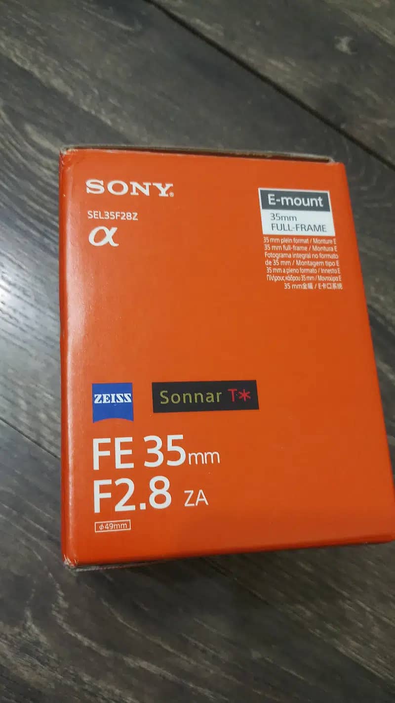 Sony FE 35mm F2.8 ZA Full frame Standard Prime ZEISS Lens 9
