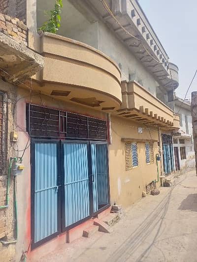 One Set of 3 Marla 2nd portion available for rent 18000