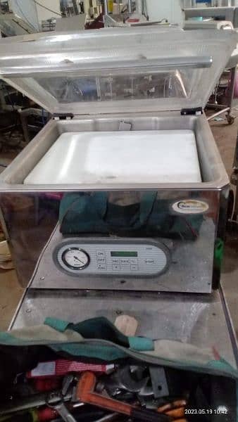 Vacuum packing machine 7