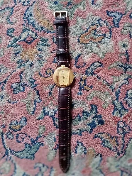 Accurate watch 22k gold best sale